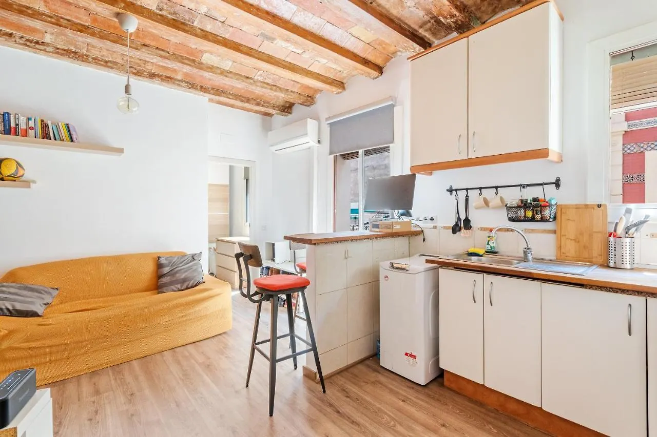شقة Beachside Bliss Charming 1-Bedroom, Barceloneta إسبانيا